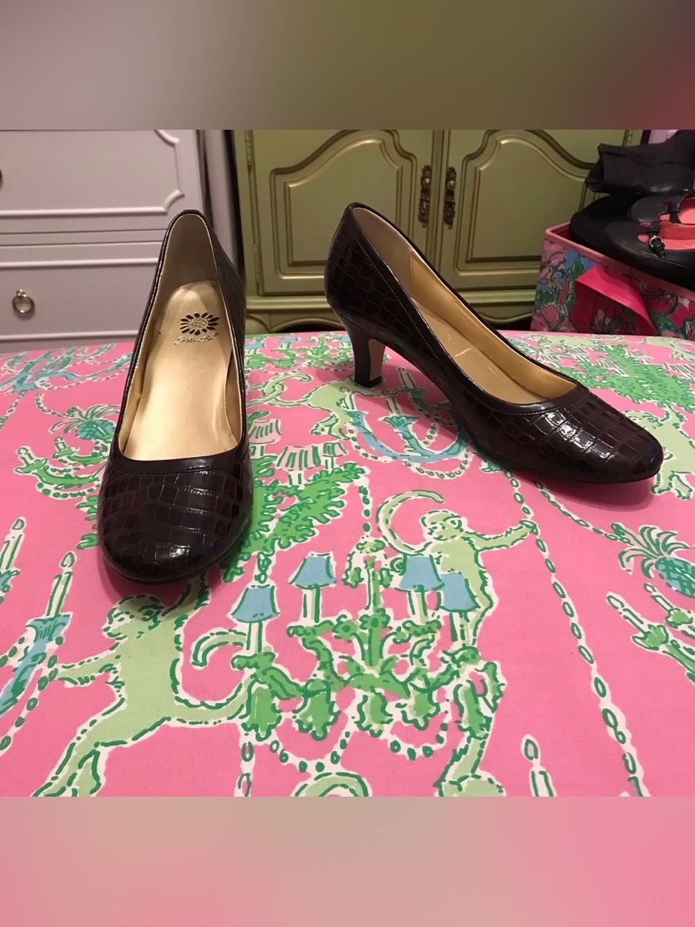 Yellow box brown Austin croc heels size 8